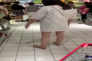 模范生超反差自慰到一半被男友发现只好把男友吃了  背景图片