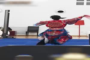 门事件 沈阳京剧院国家级演员孙伟静与演员孙博通奸六年之久 丈夫实名举报 大量露骨聊天记录自慰视频曝光  背景图片