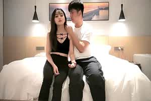 极品探花约操新鲜大二生  背景图片