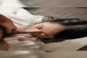 喜欢和鸡巴合照的大学生骚母狗_说最喜欢的男友的精液_每次做爱都要口交射了一脸  背景图片