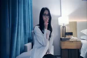 【小编推荐】横扫京都外围『七天极品探花』约操极品黑丝眼镜妹无套内射  背景图片