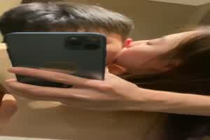 泄密流出 被包养的女大学生  背景图片