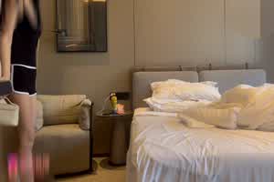 杏吧建材王哥今天约了一个刚下海的白富美。不为赚钱就为体验生活，完事给她操爽了直夸真厉害  背景图片