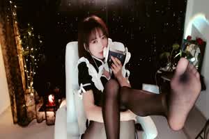 极致诱惑黑白双丝酥麻女仆的按摩掏耳圈圈ASMR 剧情哄睡助眠解压放松  背景图片