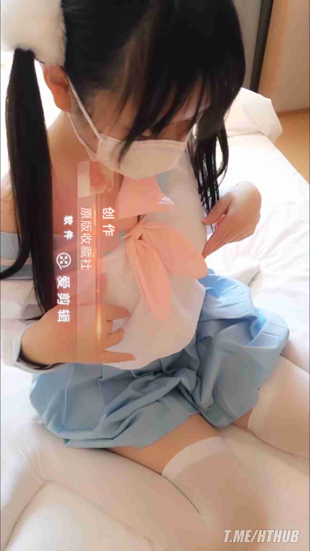  福利姬 00后双马尾小萝莉逼真粉嫩可口 的剧照4