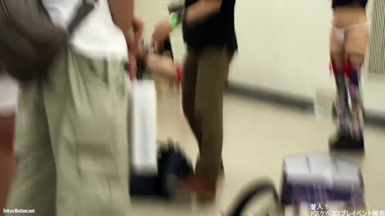  日本漫展，COS天使面容魔鬼身材 ！ 的剧照6