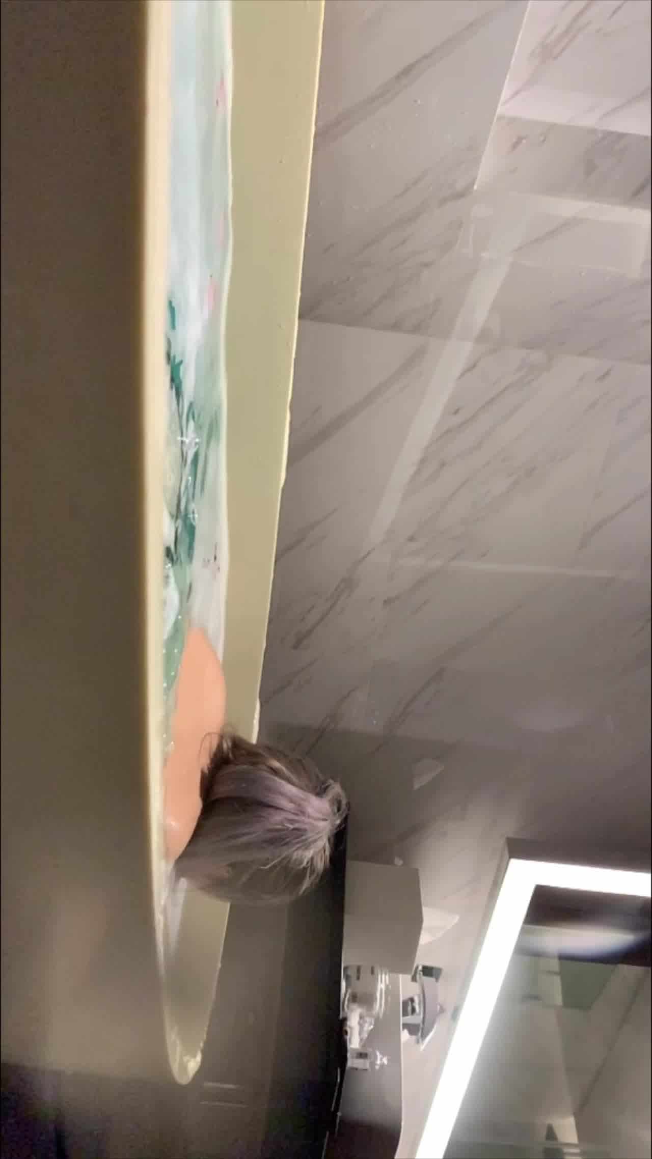  FUCK！我操！我操！太爽啊操！太爽了！啊”某约炮大神专约女留学生，极品学生妹被干的高潮爽到直爆粗口 的剧照2