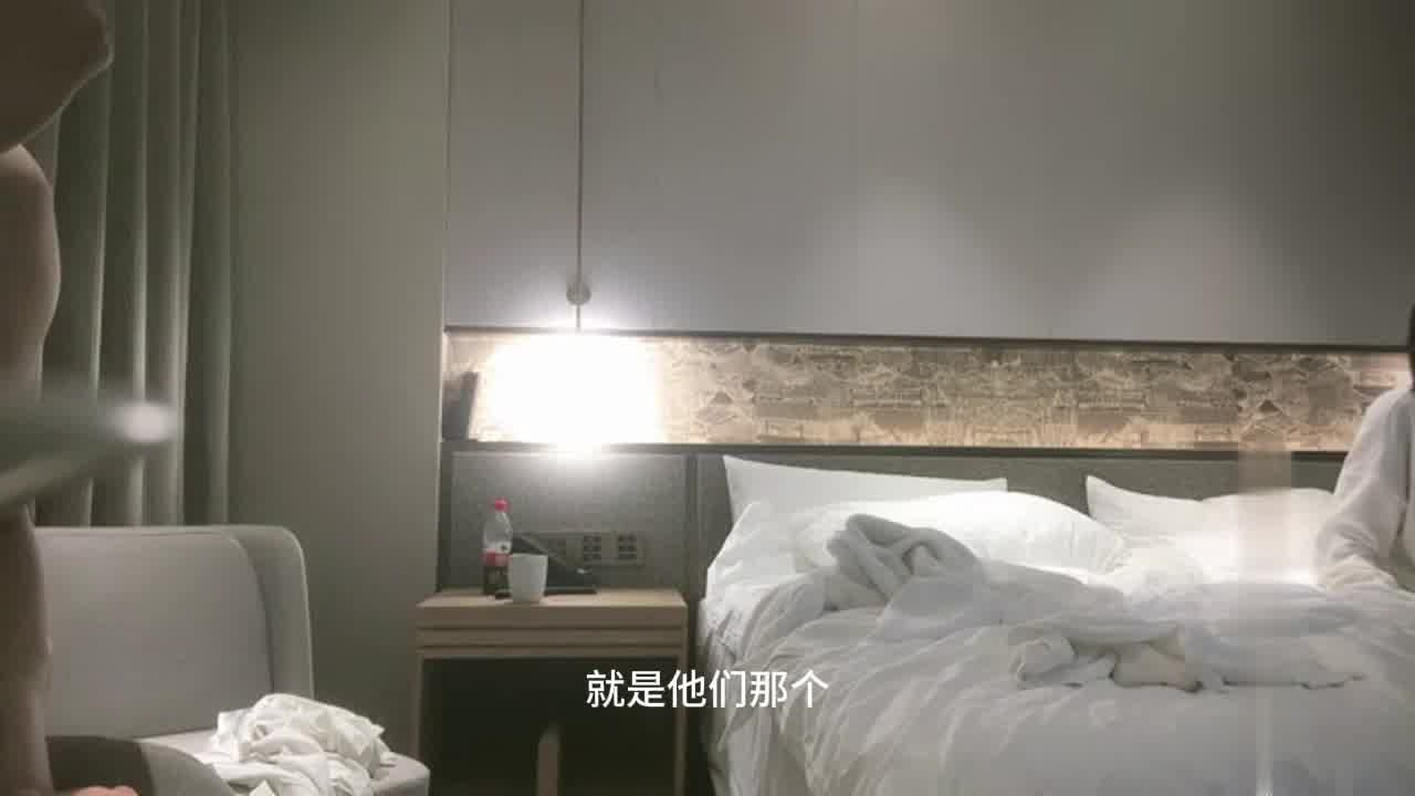  【极品学生妹】骚逼淫荡乖巧听话，超近视角口交，扶着屁股撞击猛操套子直接干到逼里。妹子急了特刺激。 的剧照8