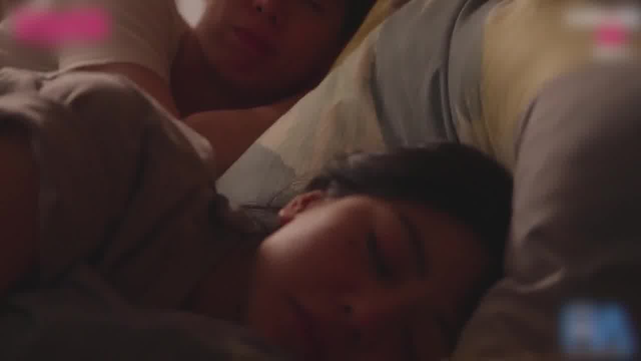  天美传媒 宋雨川 前任借宿饥渴难耐 解放肉棒激情SEX 的剧照1