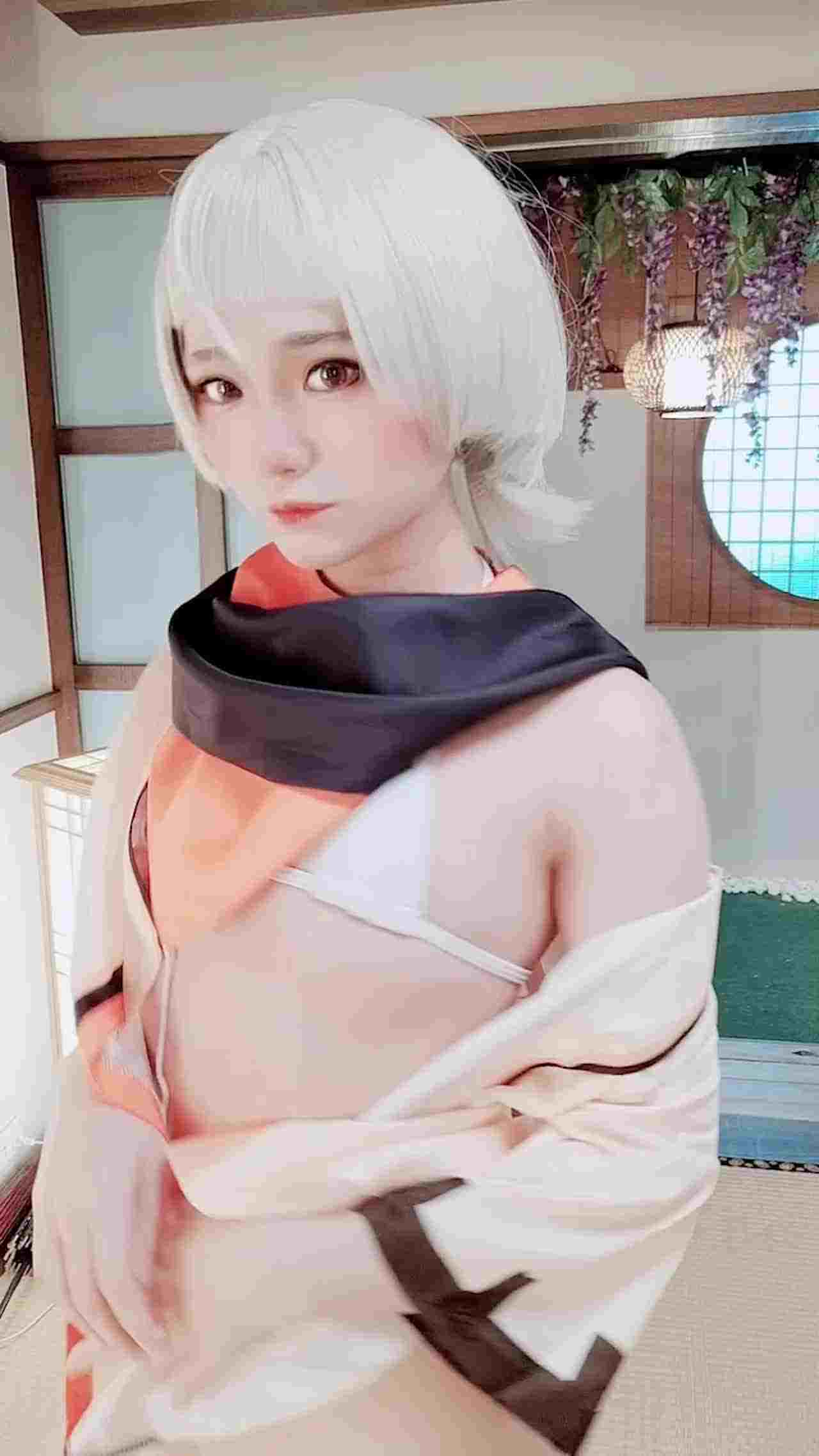  斋斋いつき COS女神超级卡挖伊 的剧照4