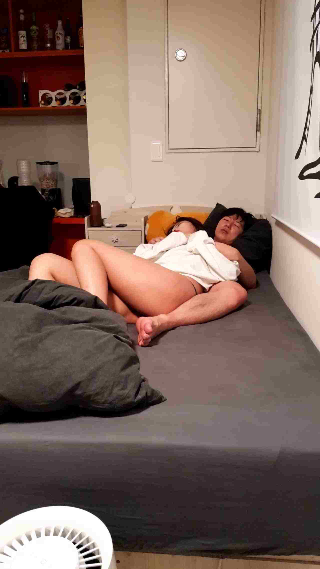  金先生 熟悉的床 女生多不愿金先生就是硬上 的剧照8