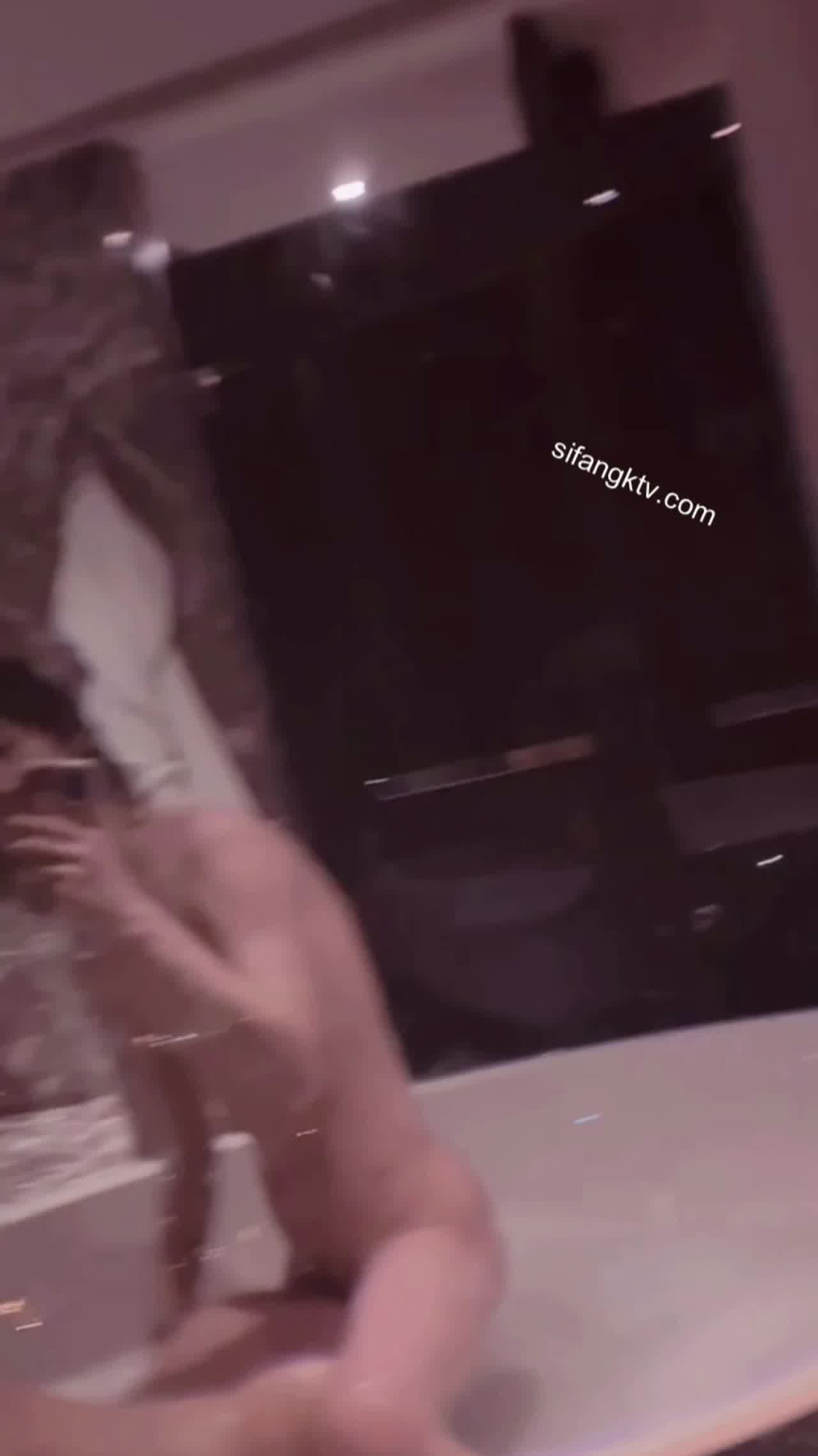  Kingmaster 超甜美良家少妇型！性感睡衣喜欢玩诱惑 的剧照8