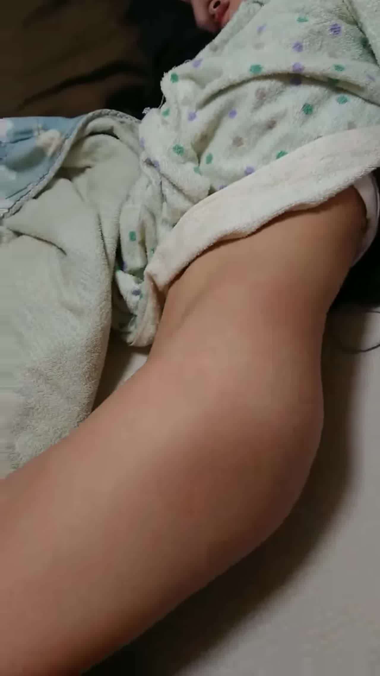  幼女萝莉的美丽胴体 的剧照6