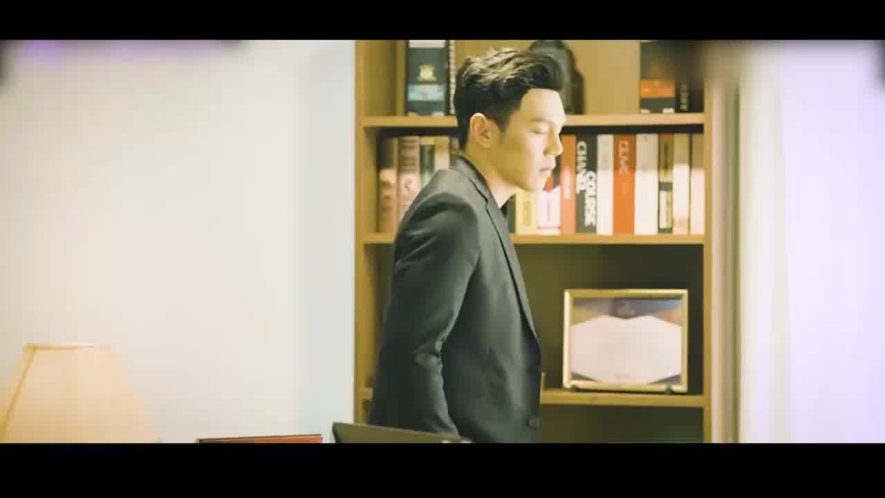  SA国际传媒 梁佳芯 狂飙-正义警官深陷大嫂桃色陷阱 的剧照4