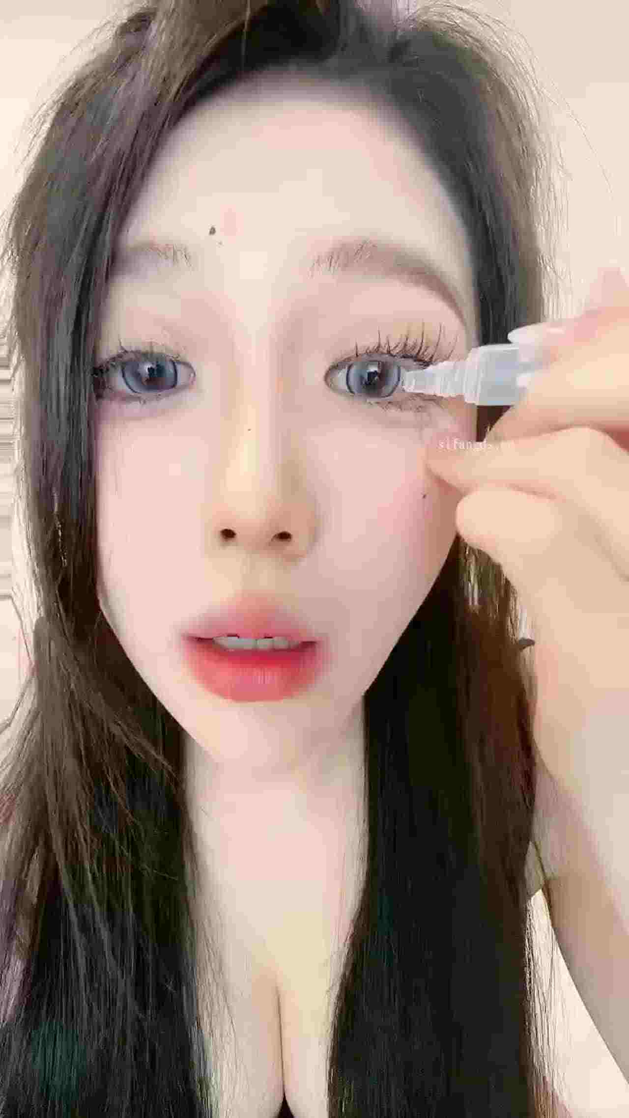  【糟糕！心动的感觉】超高颜值完美身材反差，经常翻白眼吐舌头自慰，真的太懂男人了，自慰还给小穴特写 的剧照9