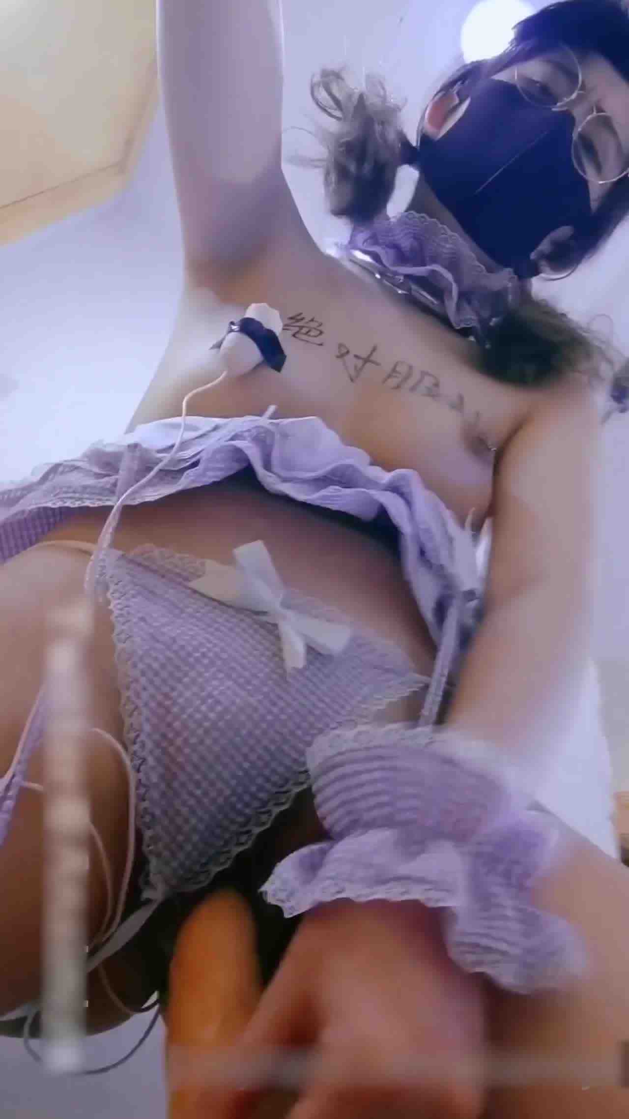  naimi奶咪 跳蛋假屌自慰 的剧照9