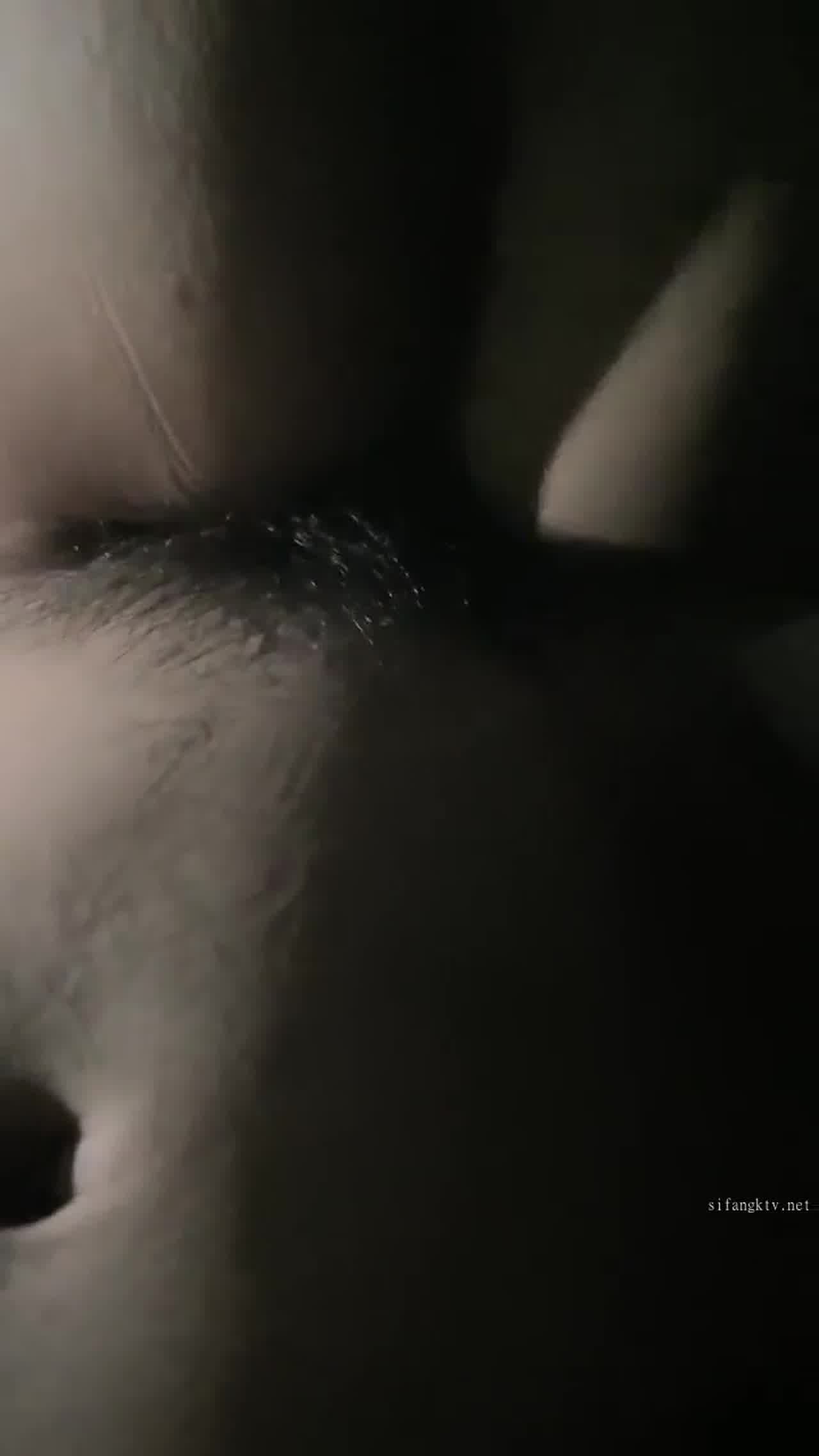  长腿少女直播车震和男友刺激公路 的剧照6