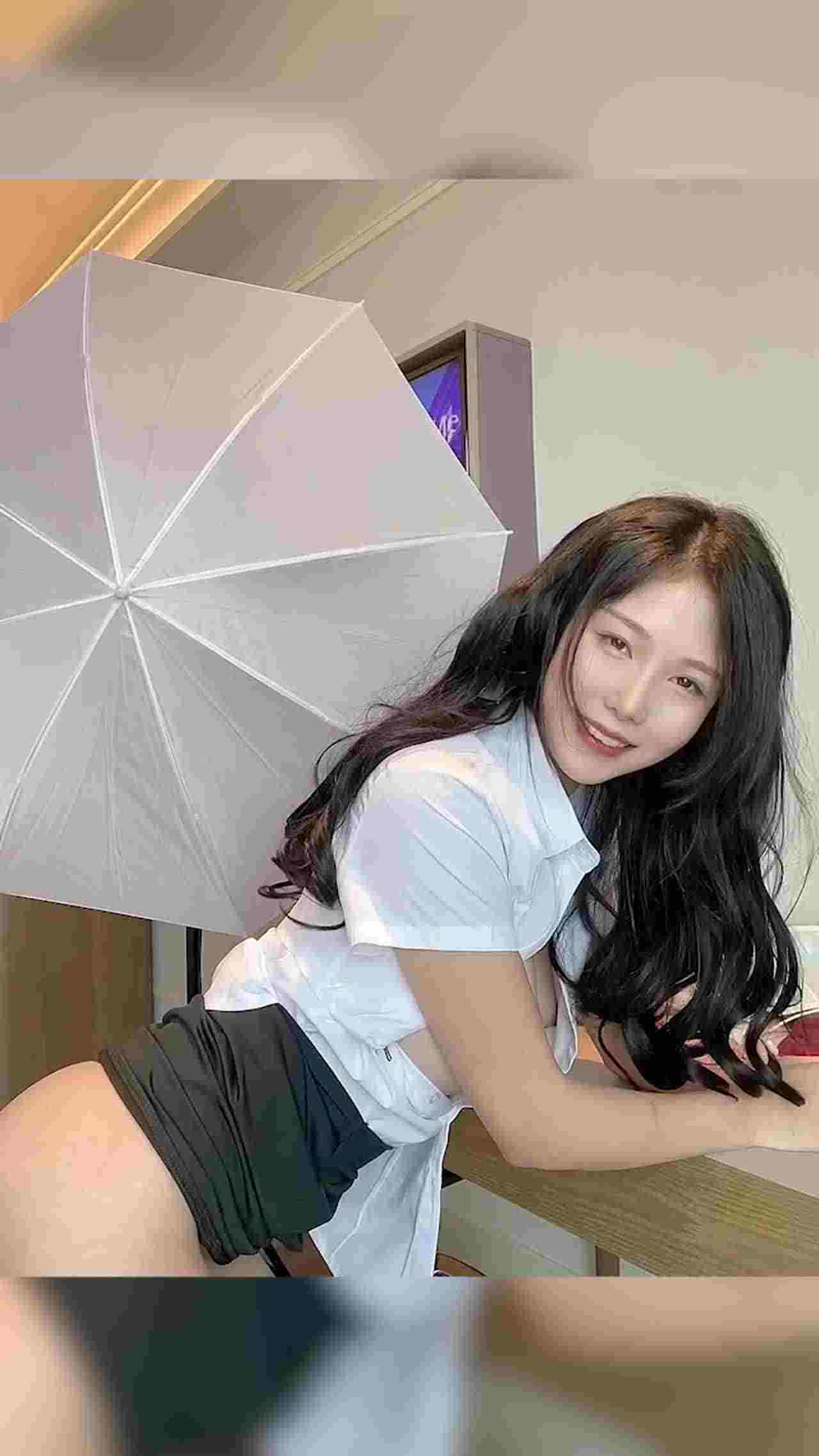  少妇诱惑真的骚！ 看的我鸡巴好痒！ 的剧照7