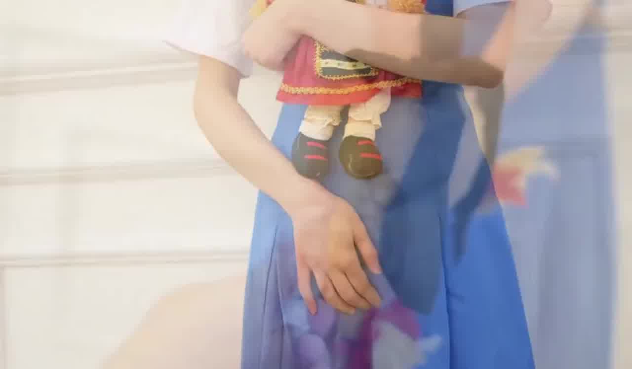  极品学生妹 饥渴难耐骑楼梯 的剧照4