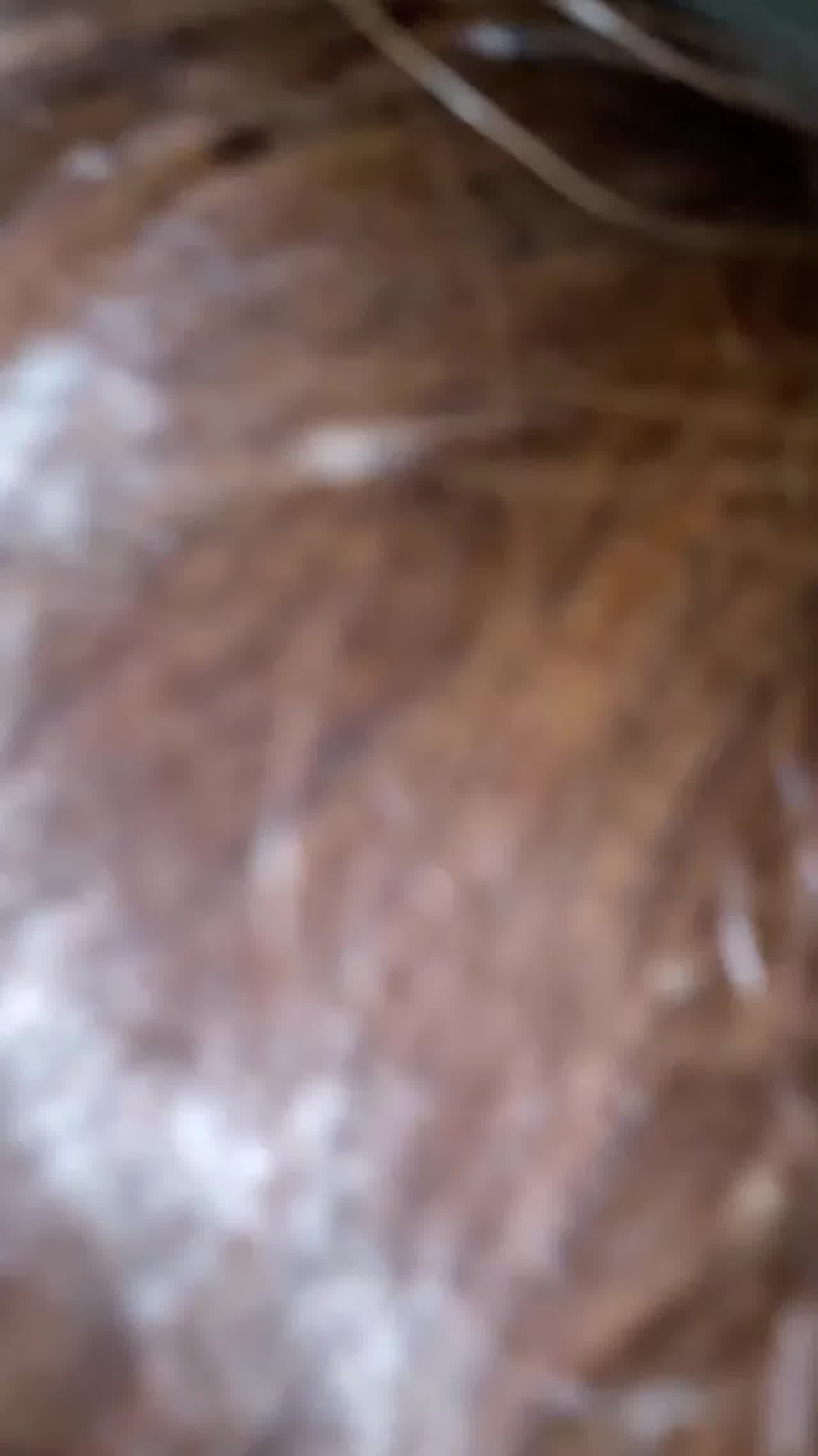  18岁清纯樱花妹去毕业旅行在睡中遭到悲剧被同学强奸 的剧照1