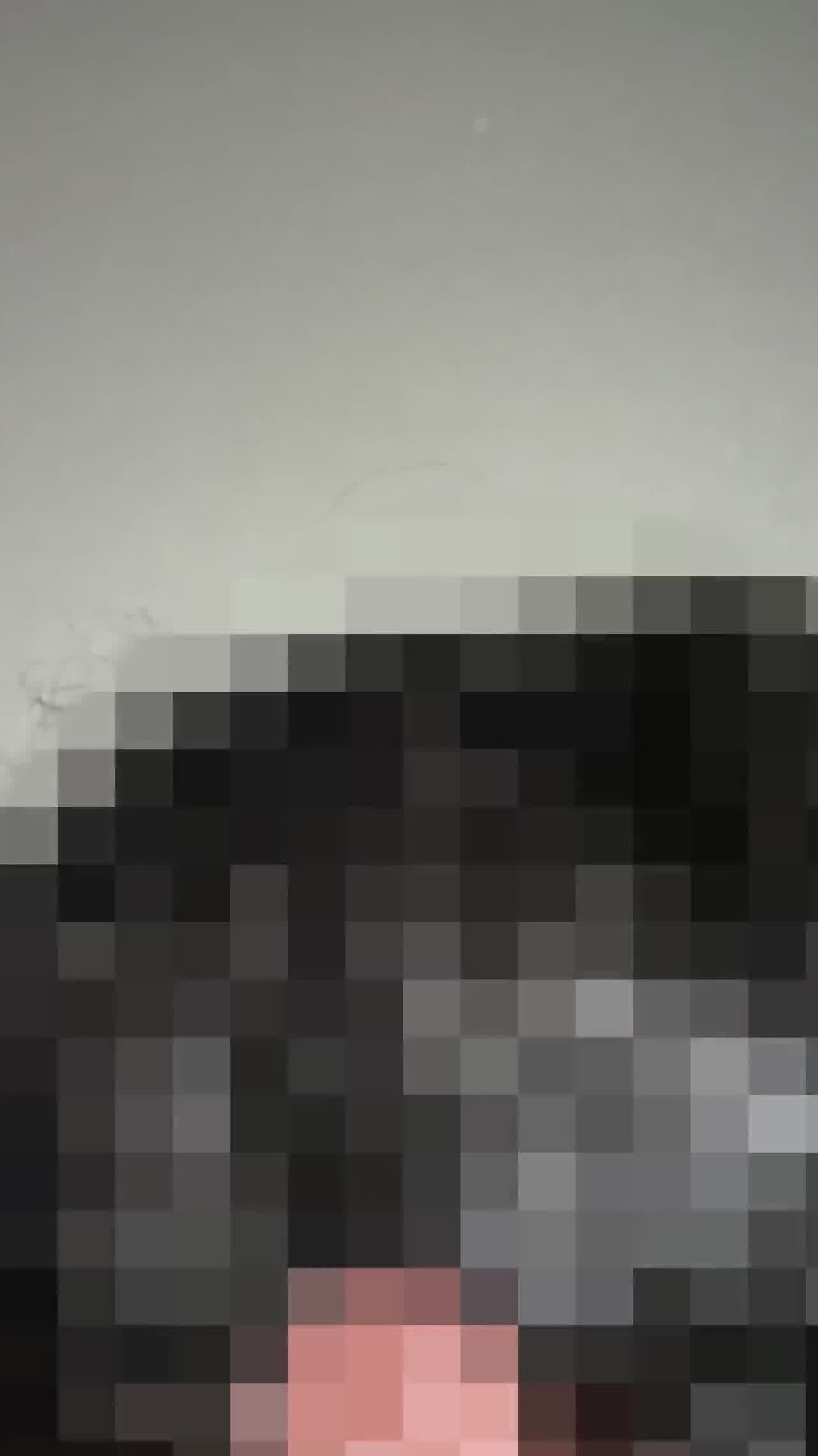  18岁清纯樱花妹去毕业旅行在睡中遭到悲剧被同学强奸 的剧照4