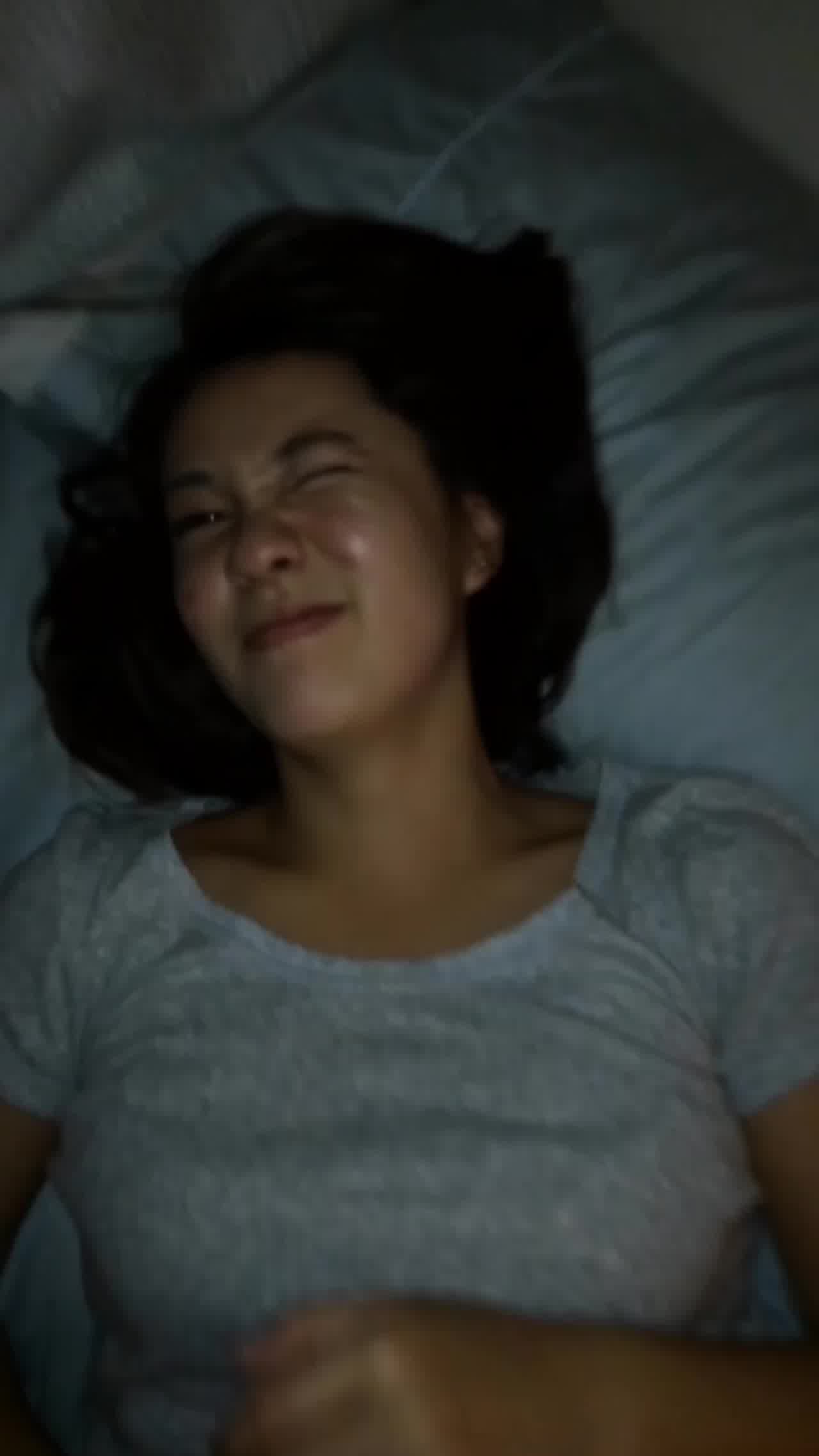  香港留学生爆操拉拉熊女孩 笑的好开心阿 的剧照4